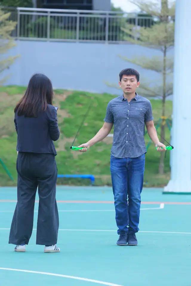 体育赛场上球员们展现出壮哉我中华的风采
