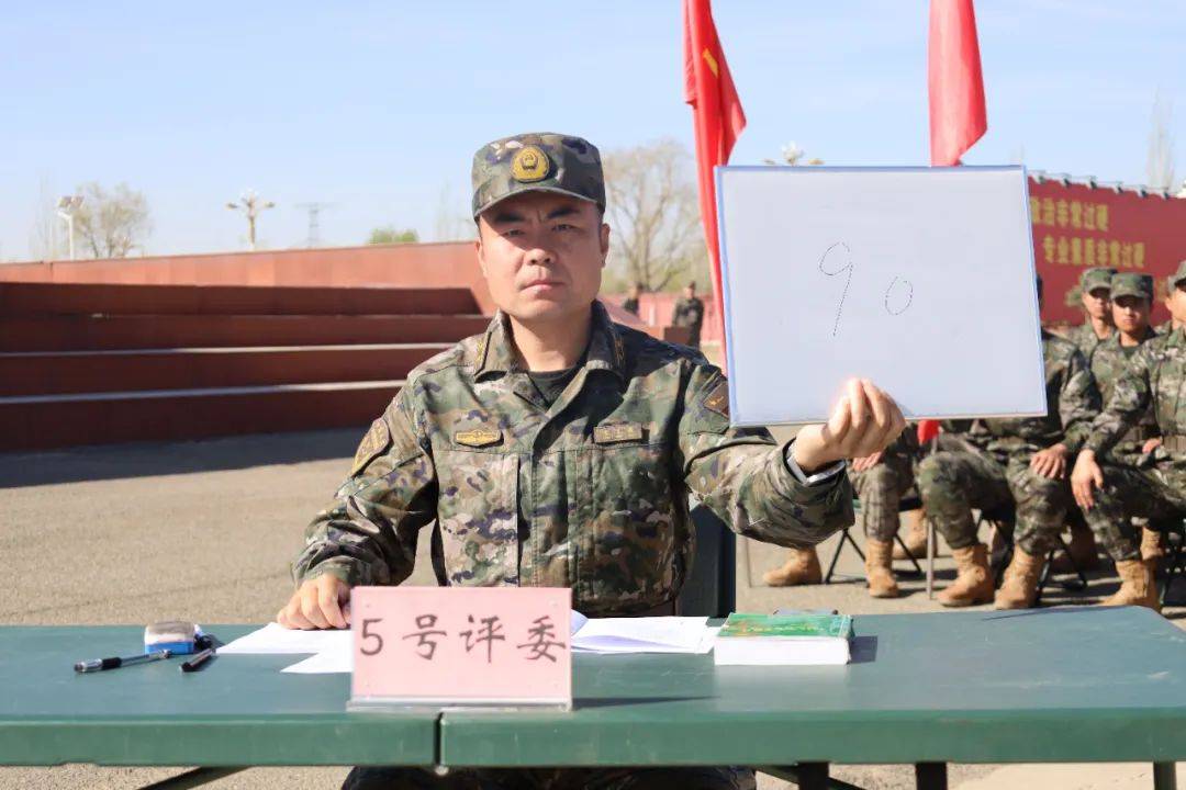 关于精心备战，队员们全力以赴，为了胜利而战的信息