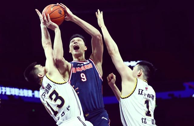 关于易建联因伤缺席广东对阵深圳的比赛的信息 关于易建联因伤缺席广东对阵深圳的比赛的信息