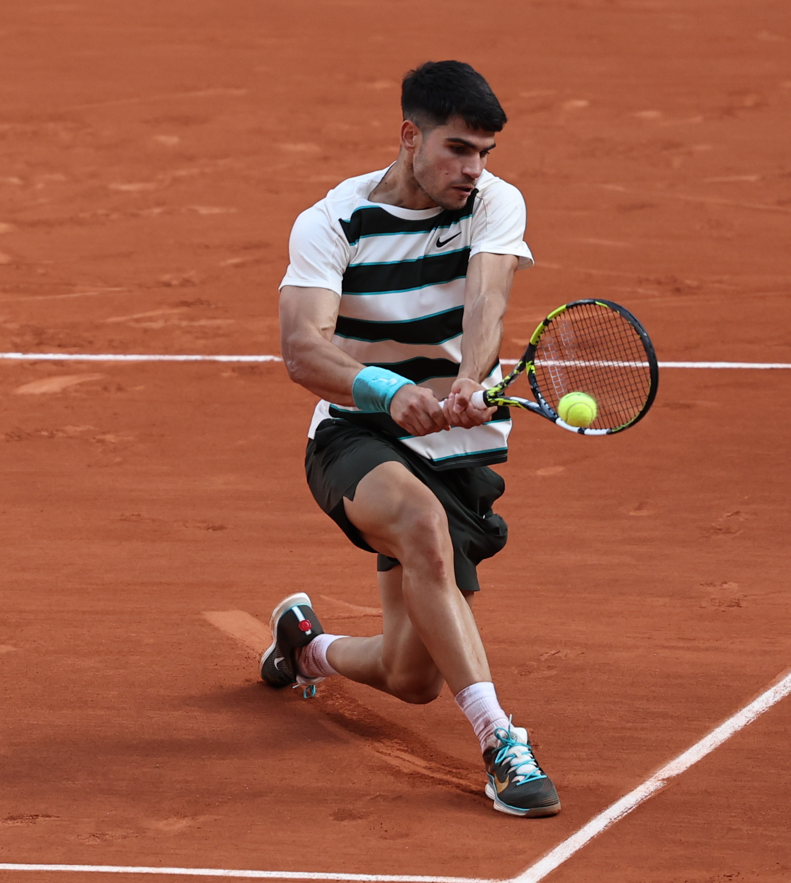 关于法国网球队轻取西班牙网球队，阿尔卡拉斯关键制胜的信息