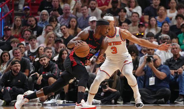 热火击败尼克斯,赢下比赛 热火击败尼克斯,赢下比赛