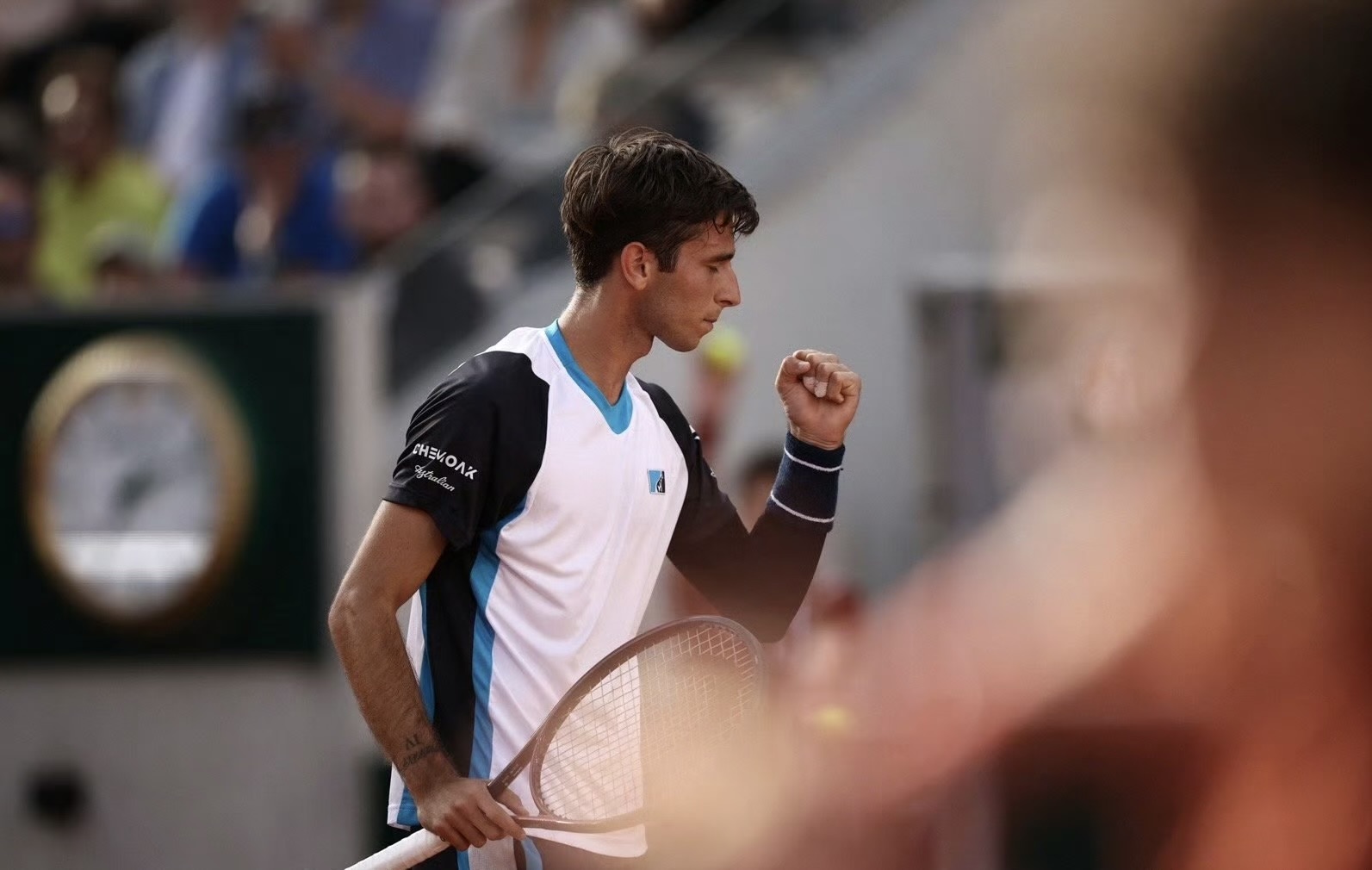 法国网球队逆转德国网球队,西西帕斯一己之力扛起全队 法国网球队逆转德国网球队,西西帕斯一己之力扛起全队