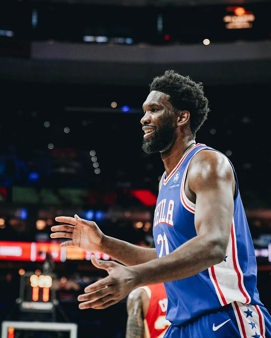 76人险胜老鹰，恩比德关键时刻稳定发挥的简单介绍