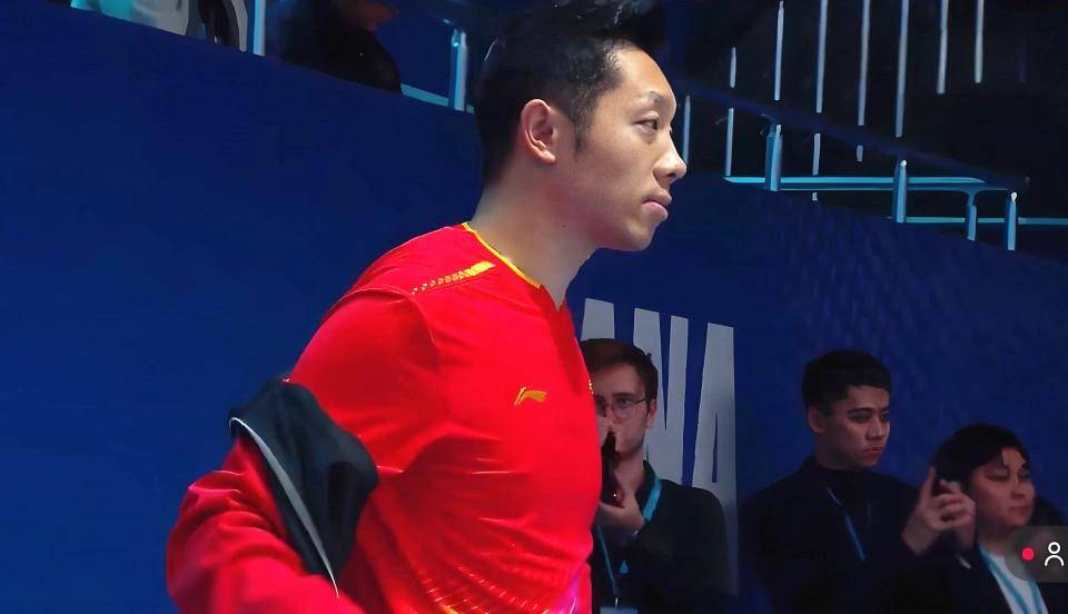 包含中国乒乓球队翻盘法国乒乓球队，许昕关键制胜的词条