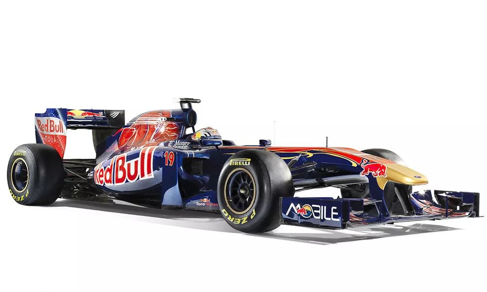 红牛二队鏖战迈凯伦，塞恩斯扛起全队