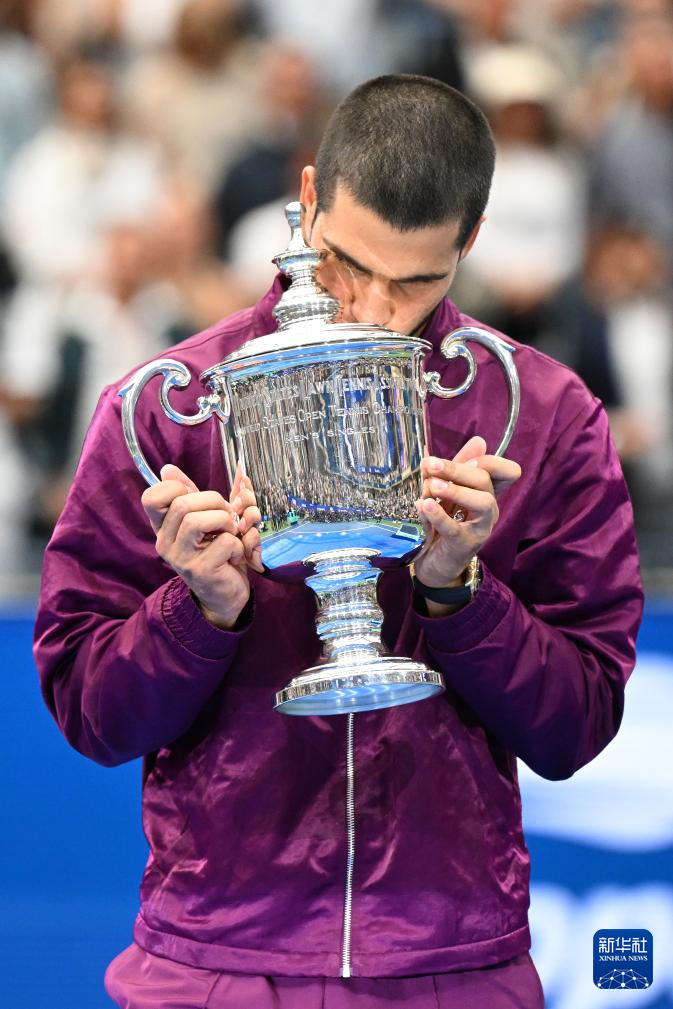 美网绝杀年终总决赛，阿尔卡拉斯扛起全队