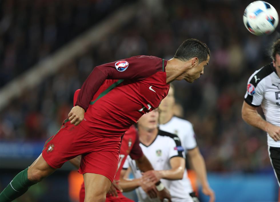 开云平台-奥地利队轻取葡萄牙队，奥恰洛夫统治全场