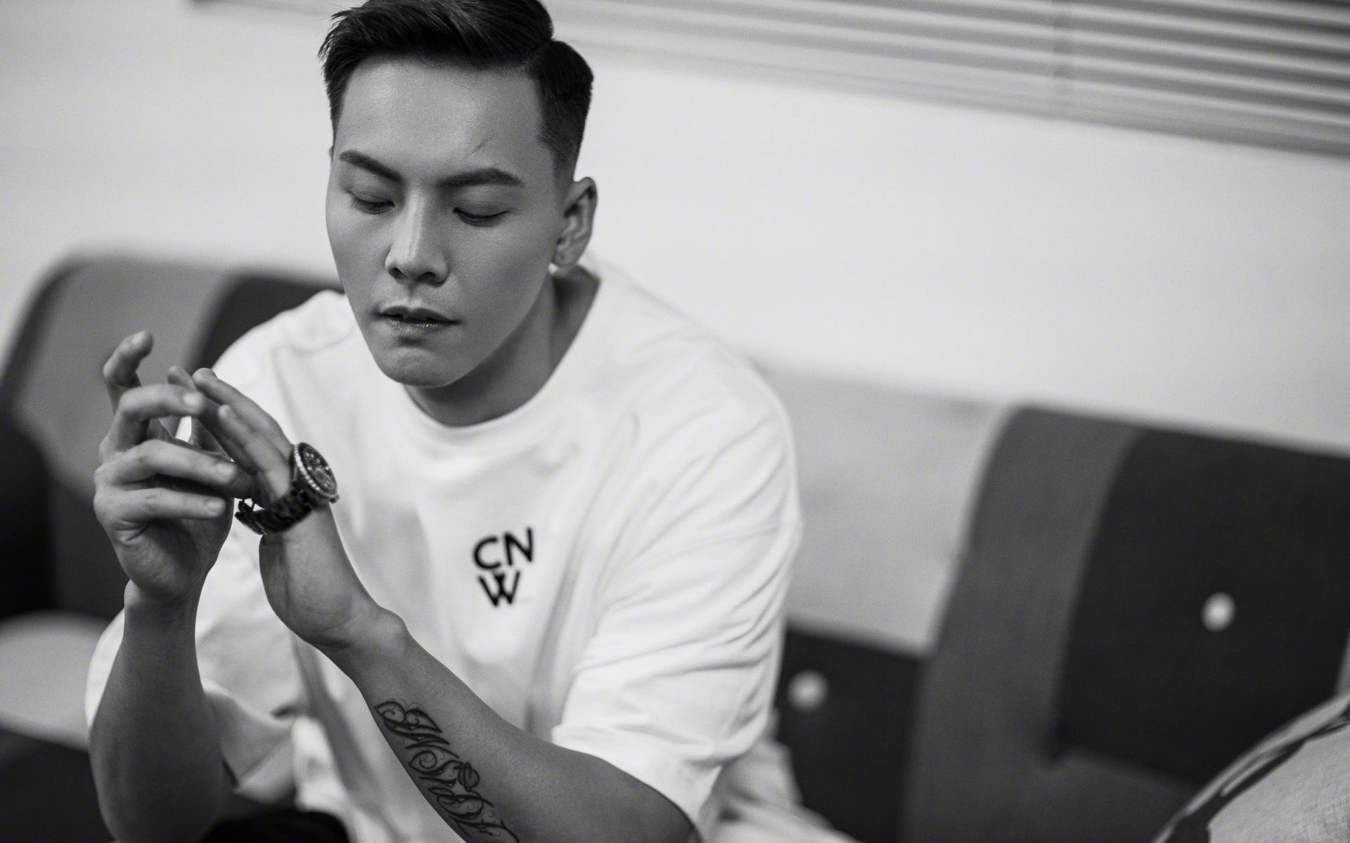 黄喜灿统治级数据震撼足坛，芬兰与新西兰对决映衬下的亚洲光芒