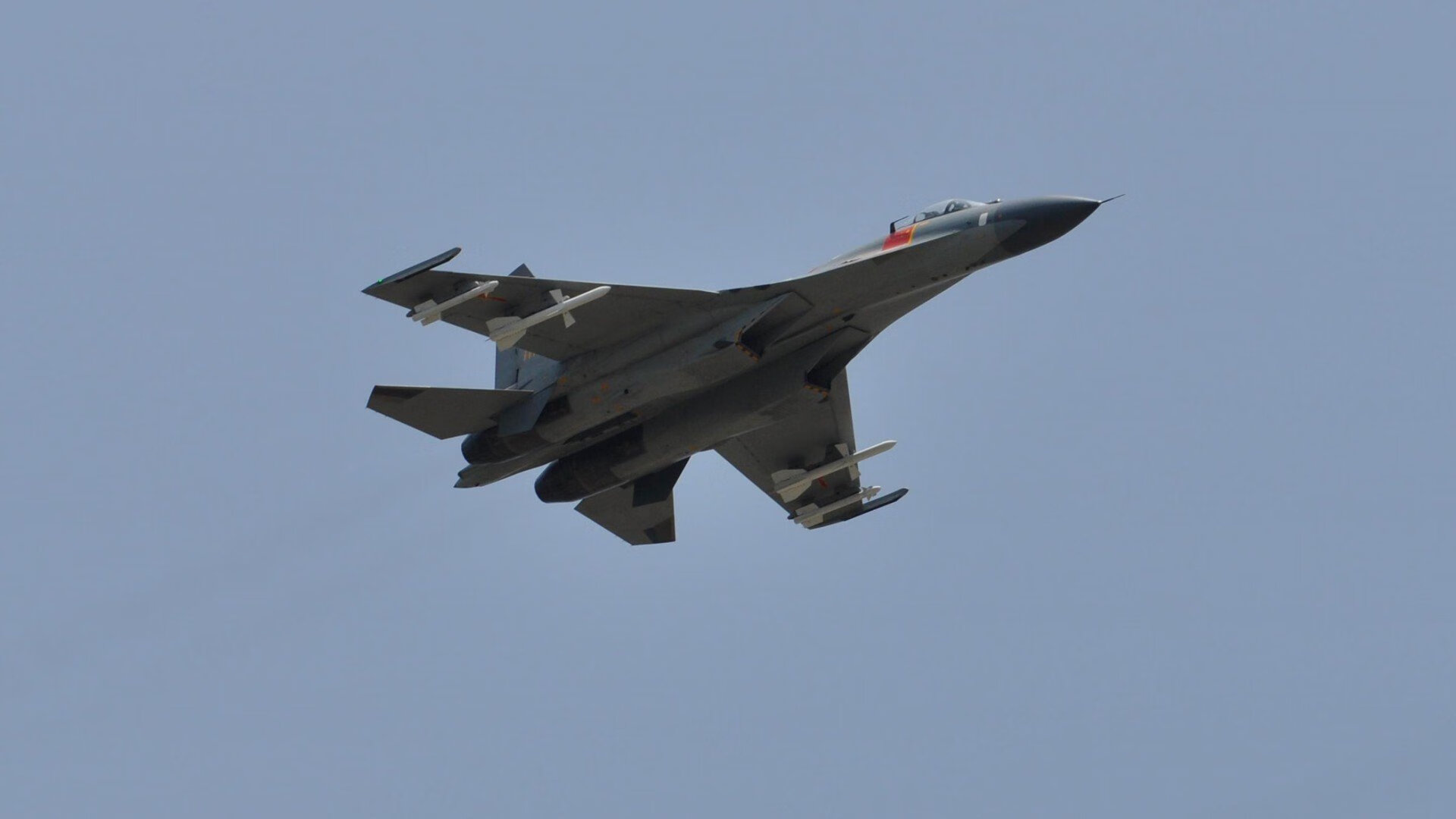 开云平台-德甲争冠焦点战启示录，从波兰打穿西班牙看足球的奇迹与悬念