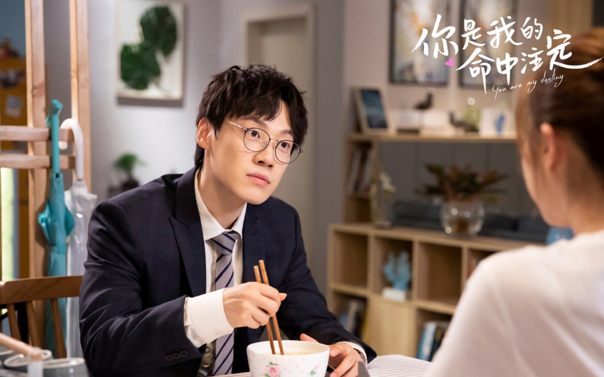 英雄迟暮与黑马奔腾，苏亚雷斯爆发与摩洛哥横扫背后的足球辩证法