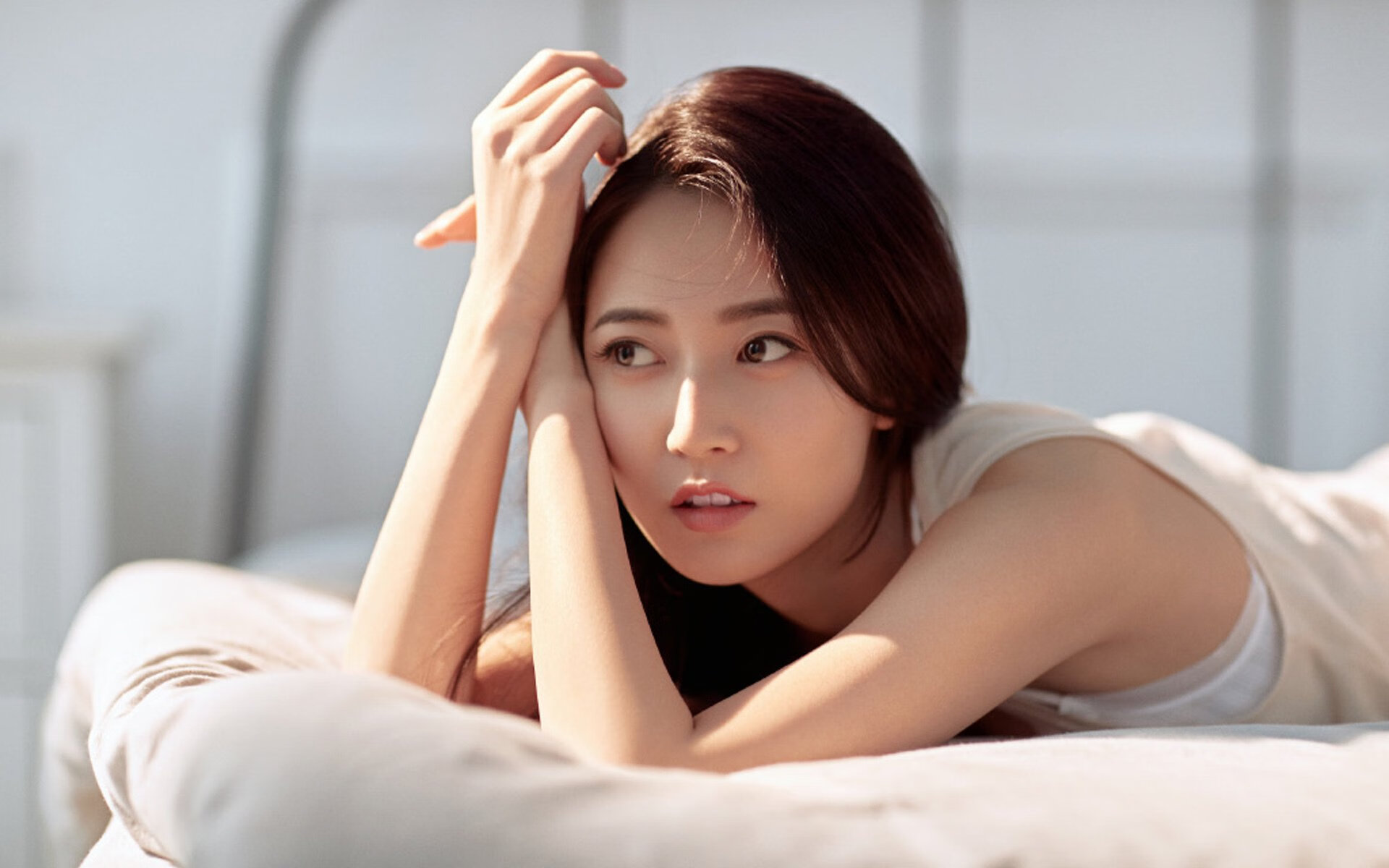 欧冠淘汰赛之夜，哈利伯顿里程碑壮举点燃绿茵场